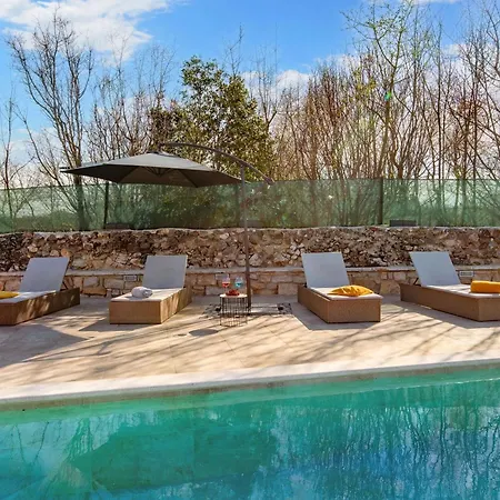 Erholsamer Traumurlaub Fuer Bis Zu 6 Personen By Interhome Nyaraló