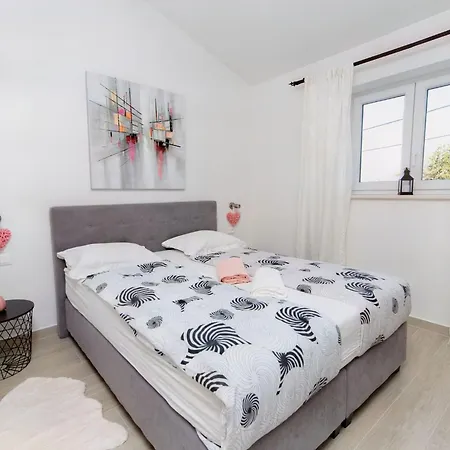 Erholsamer Traumurlaub Fuer Bis Zu 6 Personen By Interhome * Kunj