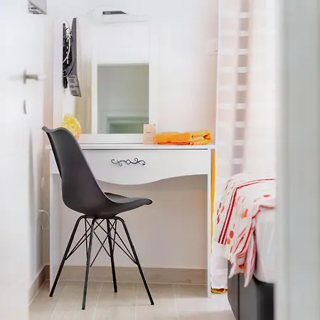 Erholsamer Traumurlaub Fuer Bis Zu 6 Personen By Interhome Nyaraló *
